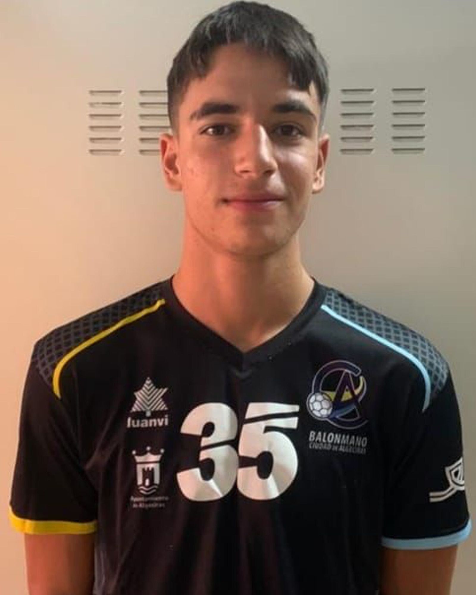 Álvaro Peralta, jugador de balonmano