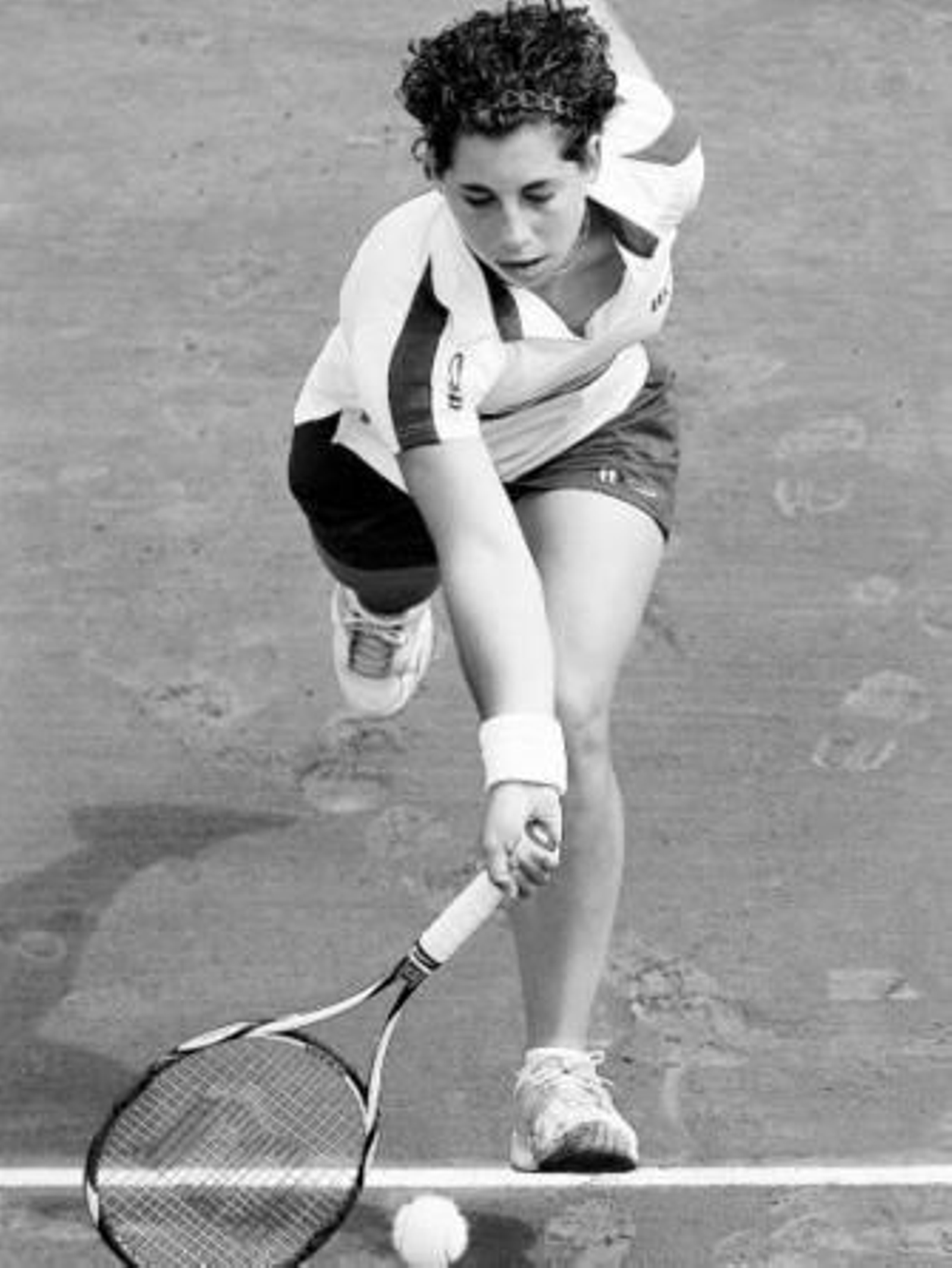 La española, en un lance de su partido de ayer.