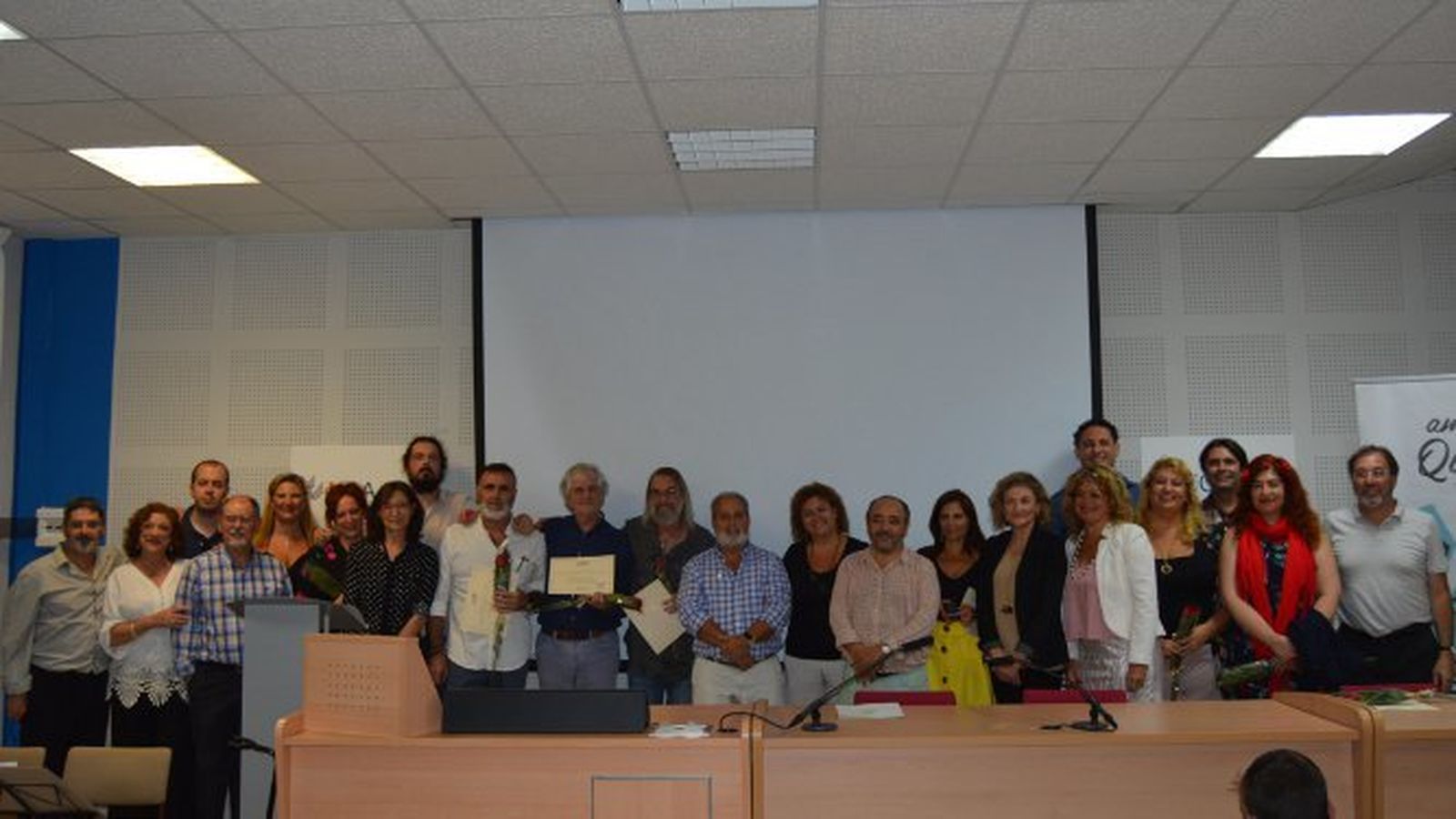 Jap Peralta, Rosario Sánchez Cubelo, Jesús Antonio Serrano, Inma Márquez, Fernando Lobo, Belén Peralta, Lucía Fernández, Marinela Quiñones Paco Luque, Alfonso Baro, Fernando Polavieja, José Luis Rubio, Eva Tubío, Joaquín Hernández Kiki, Lucía Fernández, Josefa Parra, Blanca Flores, Julián Delgado, Cecilio Chaves, Desiré Ortega, y Ricardo Chamorro.