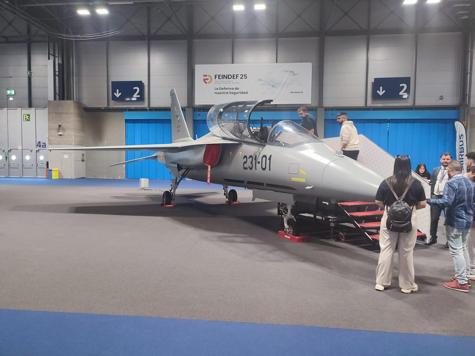 La industria de la defensa muestra lo último en vehículos y equipos