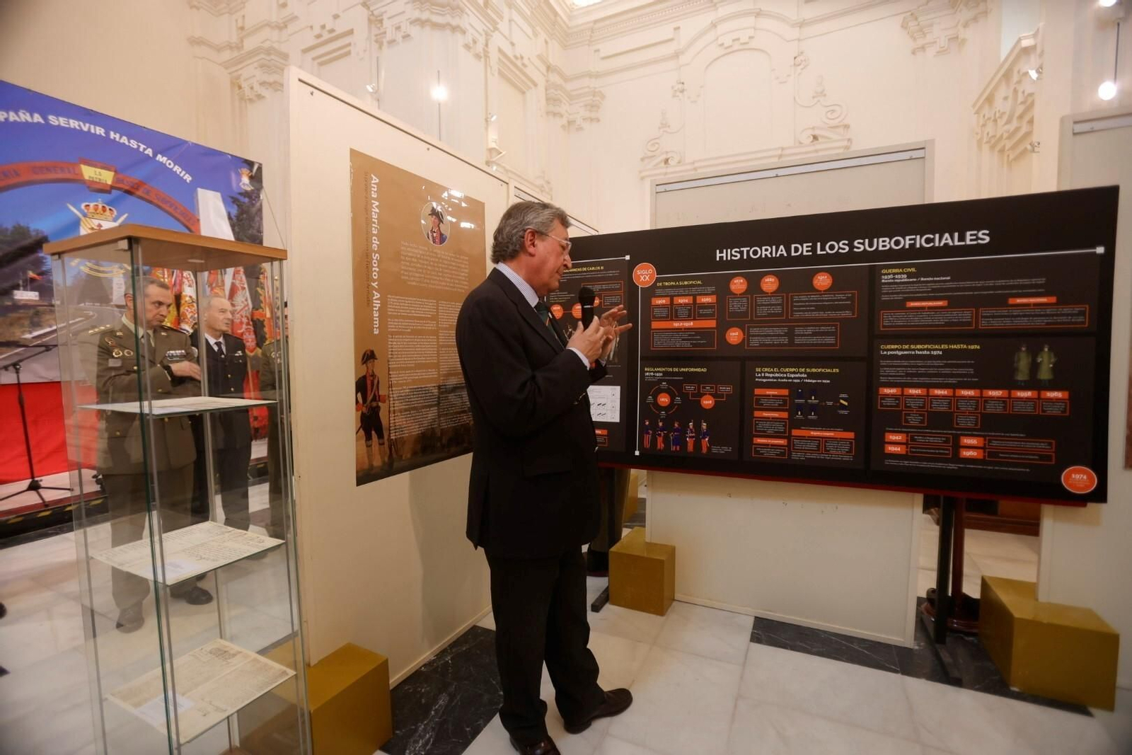 La exposición en Córdoba sobre los suboficiales en la historia militar de España, en imágenes