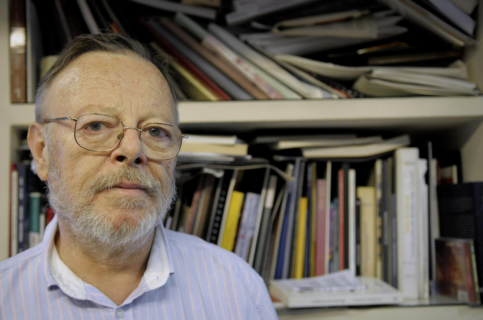 Muere el poeta Mariano Maresca.