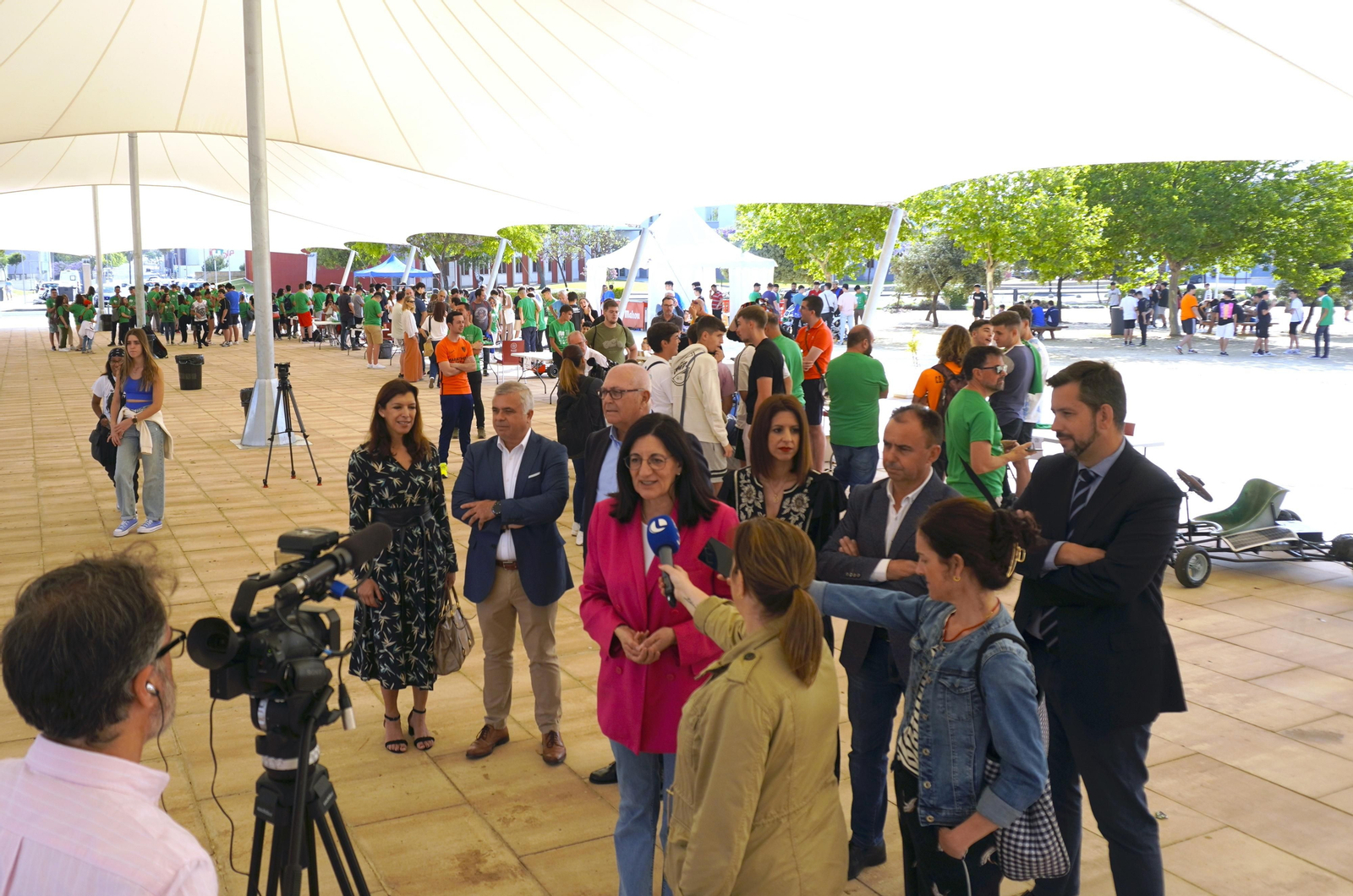 Alumnos de los institutos Don Bosco y Estuaria , ganadores de la carrera de vehículos solares