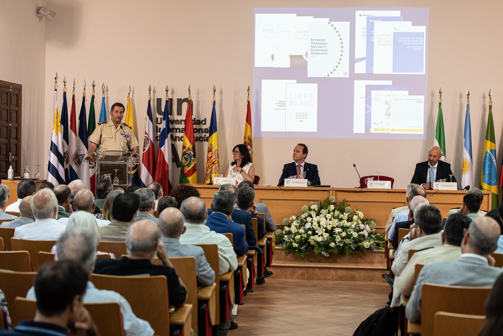 Imágenes de la jornada de inauguración de los cursos de verano de la UNIA