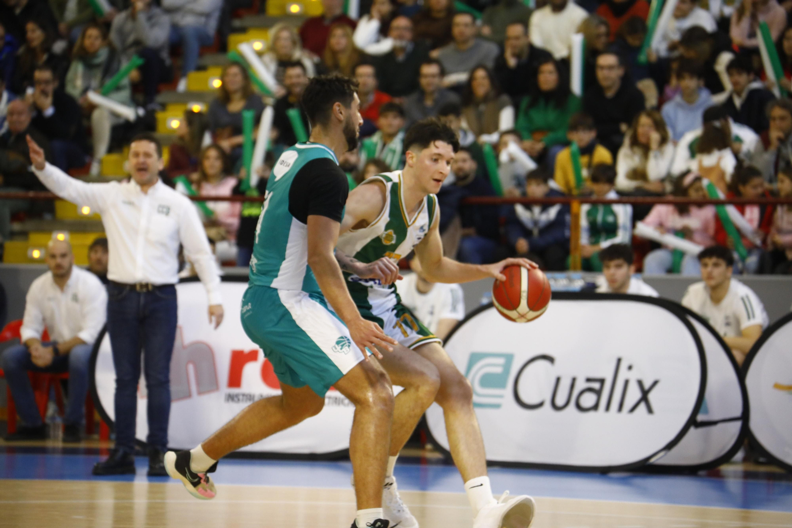 Las mejores fotos del ambiente en Vista Alegre para el derbi entre el Coto Córdoba y el UCB Camper Eurogaza