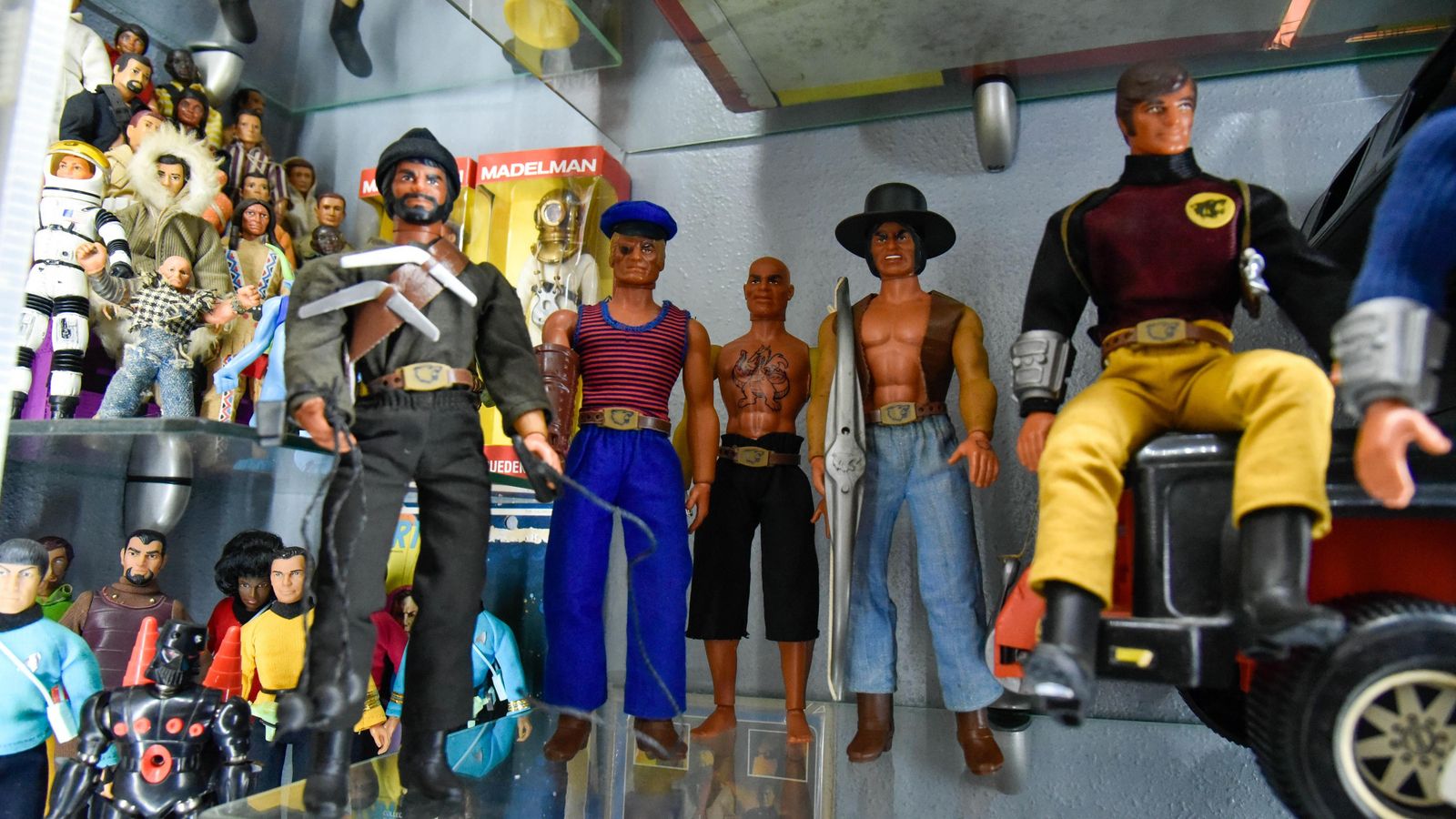 Varias figuras de la colección.