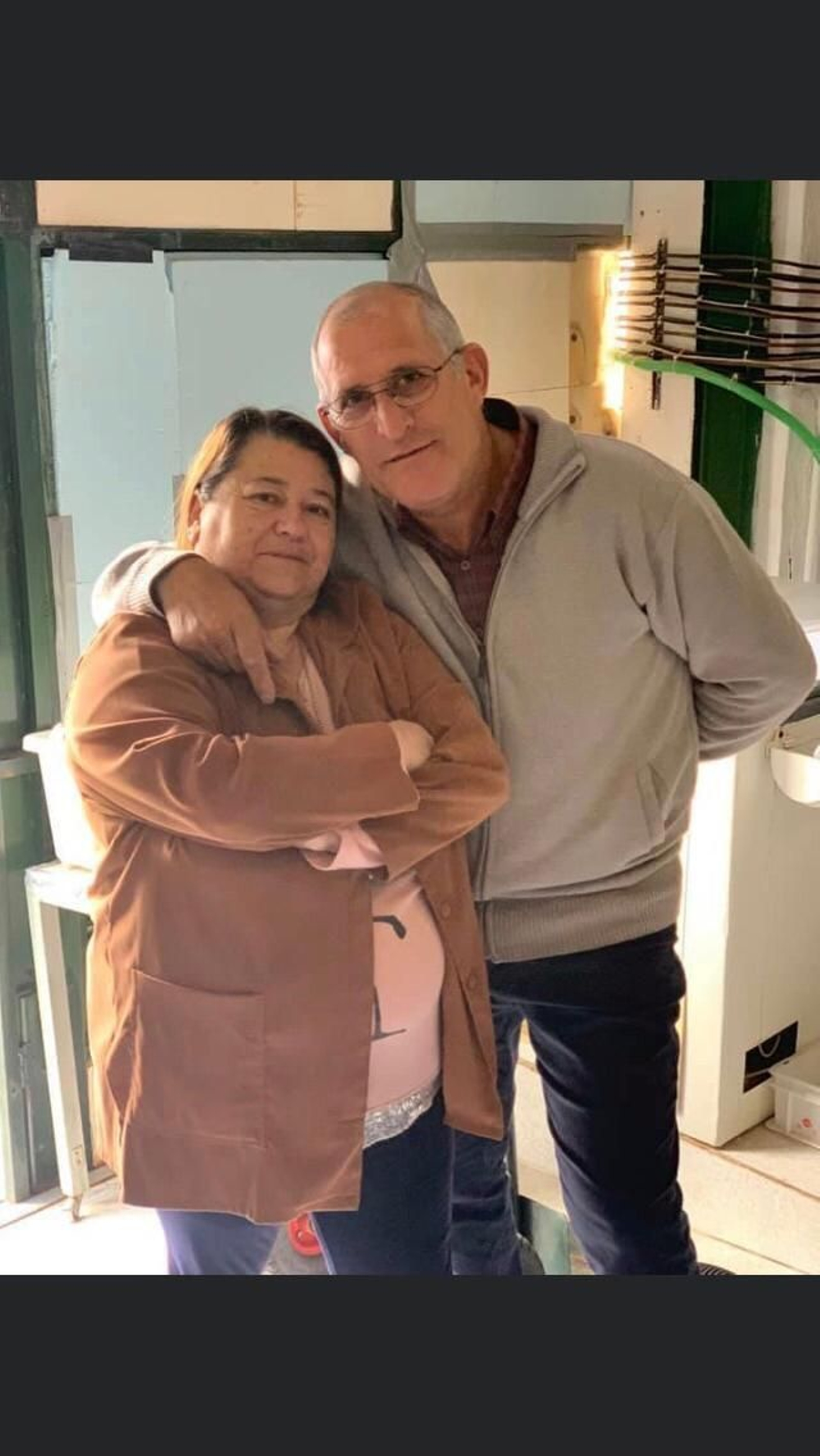 Isabel Franco junto a Juan González.