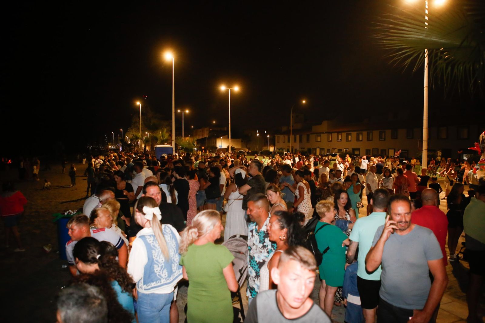 Fotos de la noche de San Juan en las playas de La Línea.