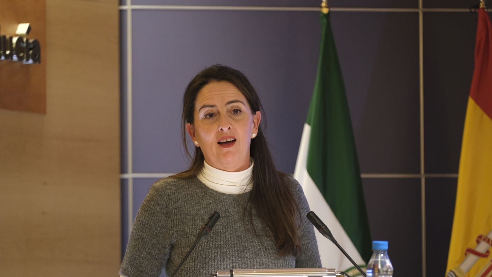 Aránzazu Martín ejerció de anfitriona en la presentación de la Clásica 2026.