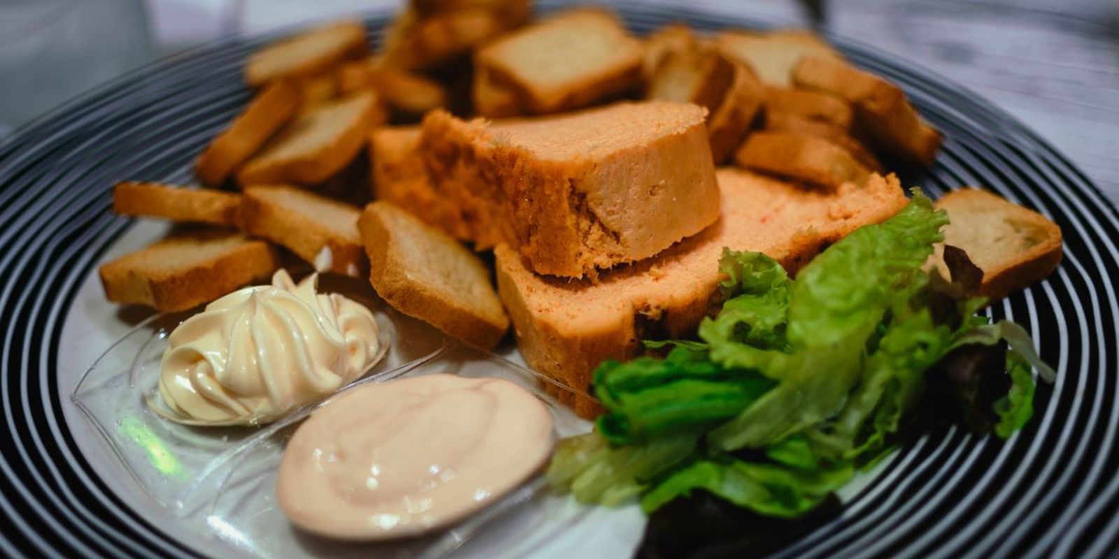 Pastel de atún jugoso y en diez minutos al microondas