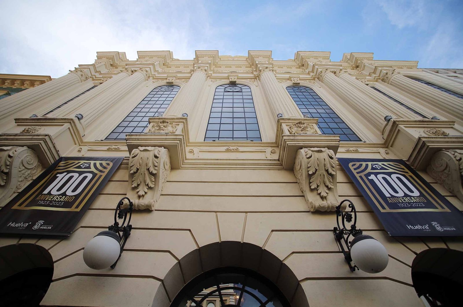 Imágenes de la visita guiada al Gran Teatro de Huelva por su 100 aniversario