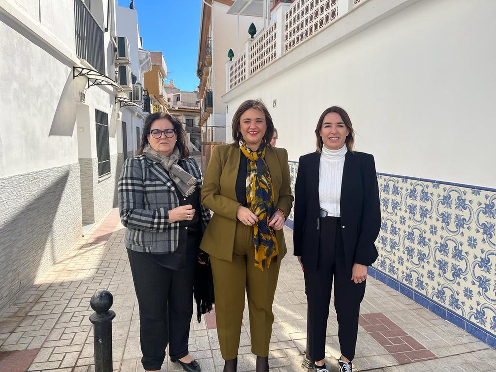 De izquierda a derecha, Marta Huete, Margarita del Cid y María Heredia.