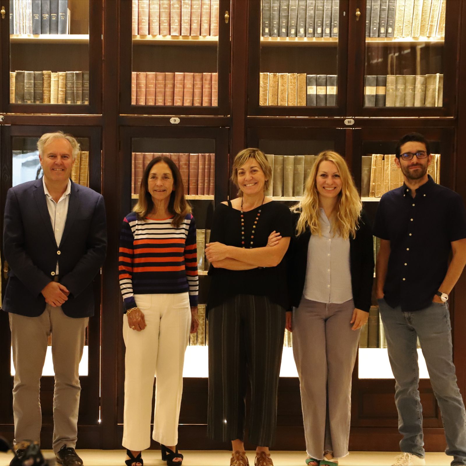 Los representantes de la Hermandad de la Macarena y de la Universidad Loyola.