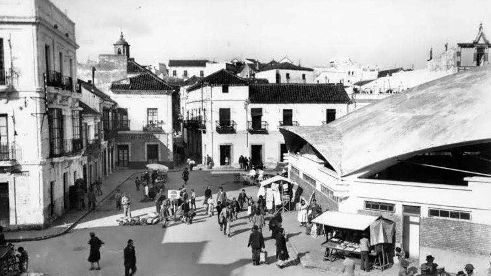 Calle Sacramento, en la plaza del mercado, hacia 1950.