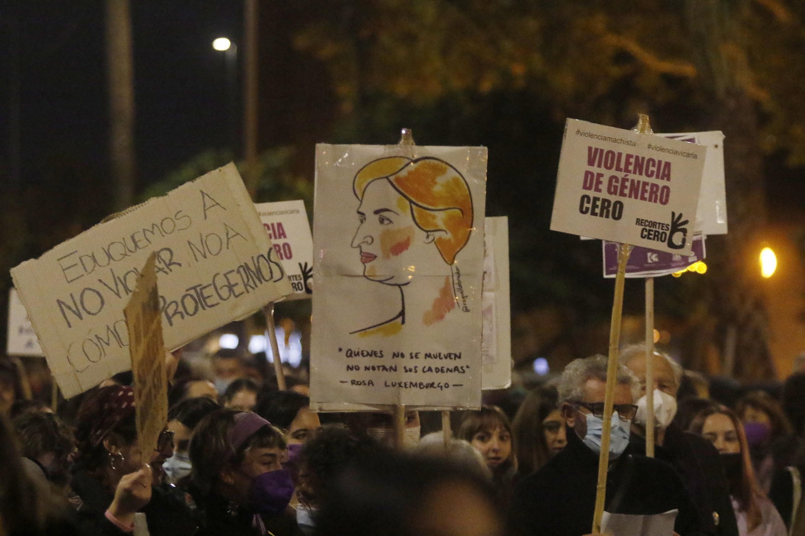 La manifestación contra la violencia de género en Córdoba, en fotografías
