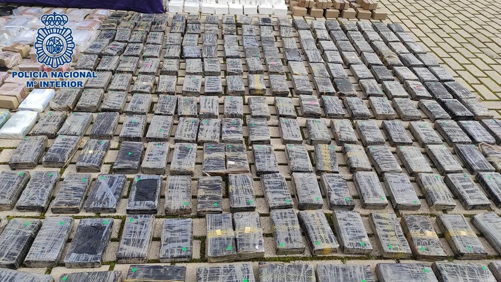 Parte de la droga intervenida.