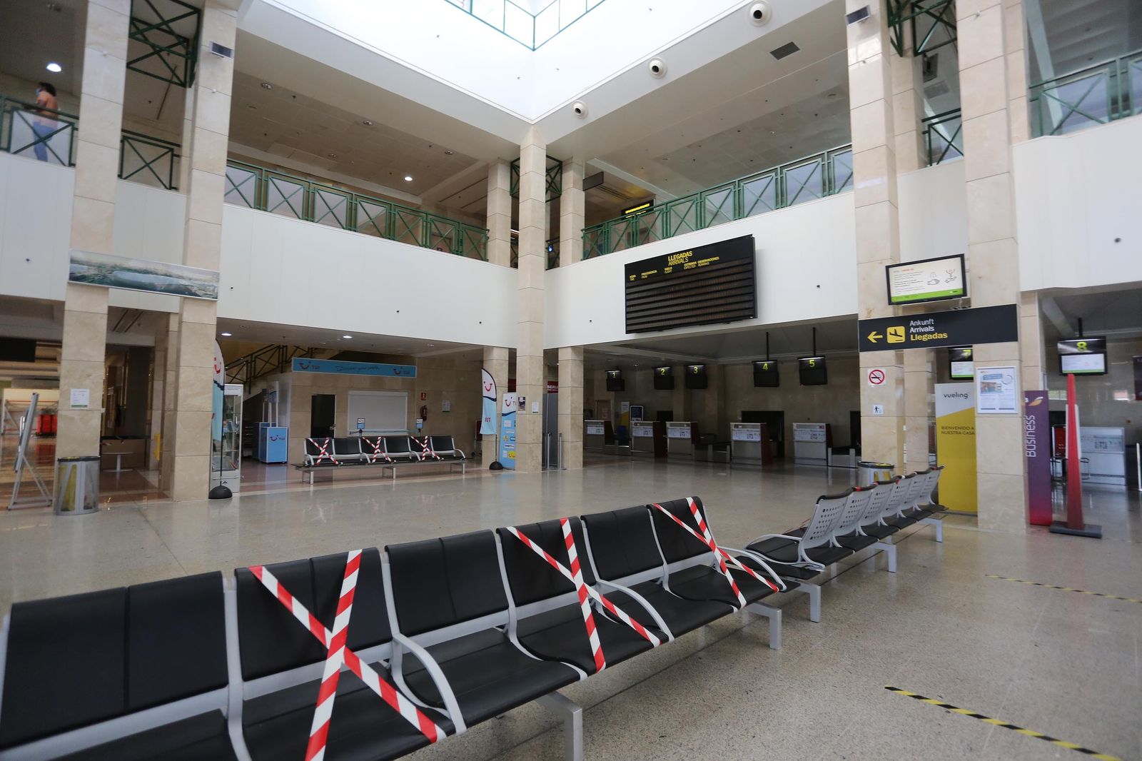 Interior de la terminal de pasajeros del Aeropuerto  de Jerez .
