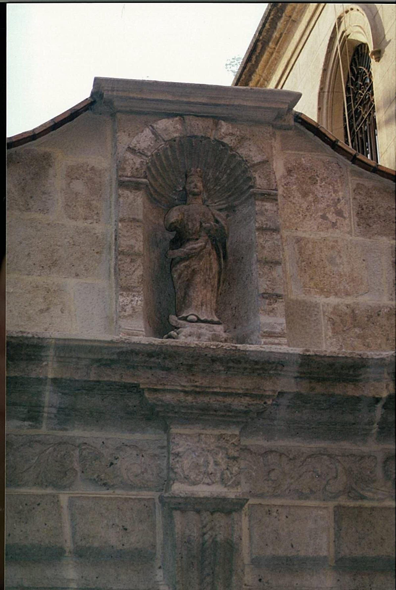 Las Puras. Fachada a calle Cervantes