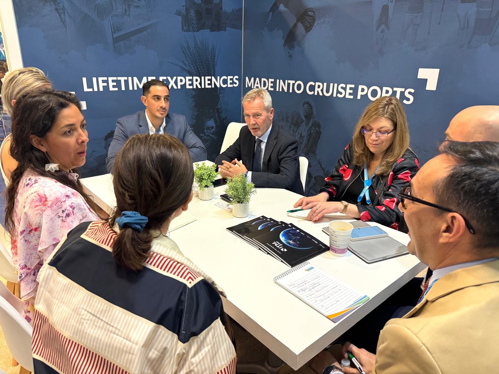 Mantienen reuniones para establecer nuevas líneas