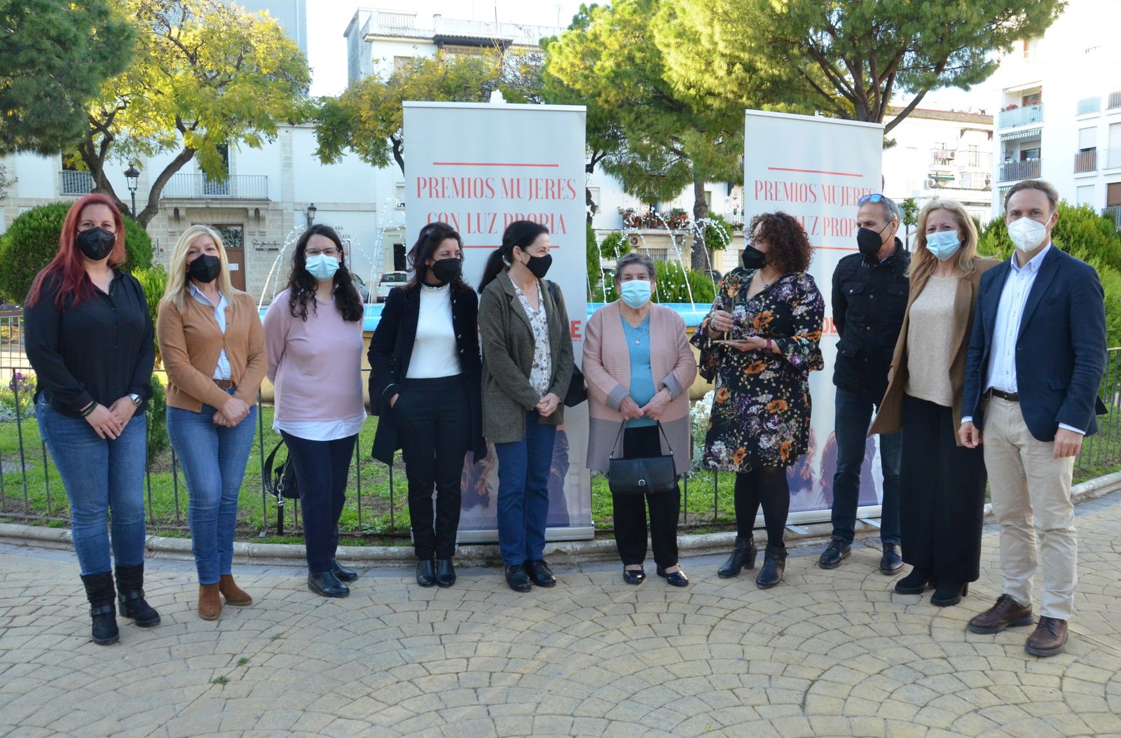 Un momento de la entrega del premio a Manuela Ortega Domínguez.