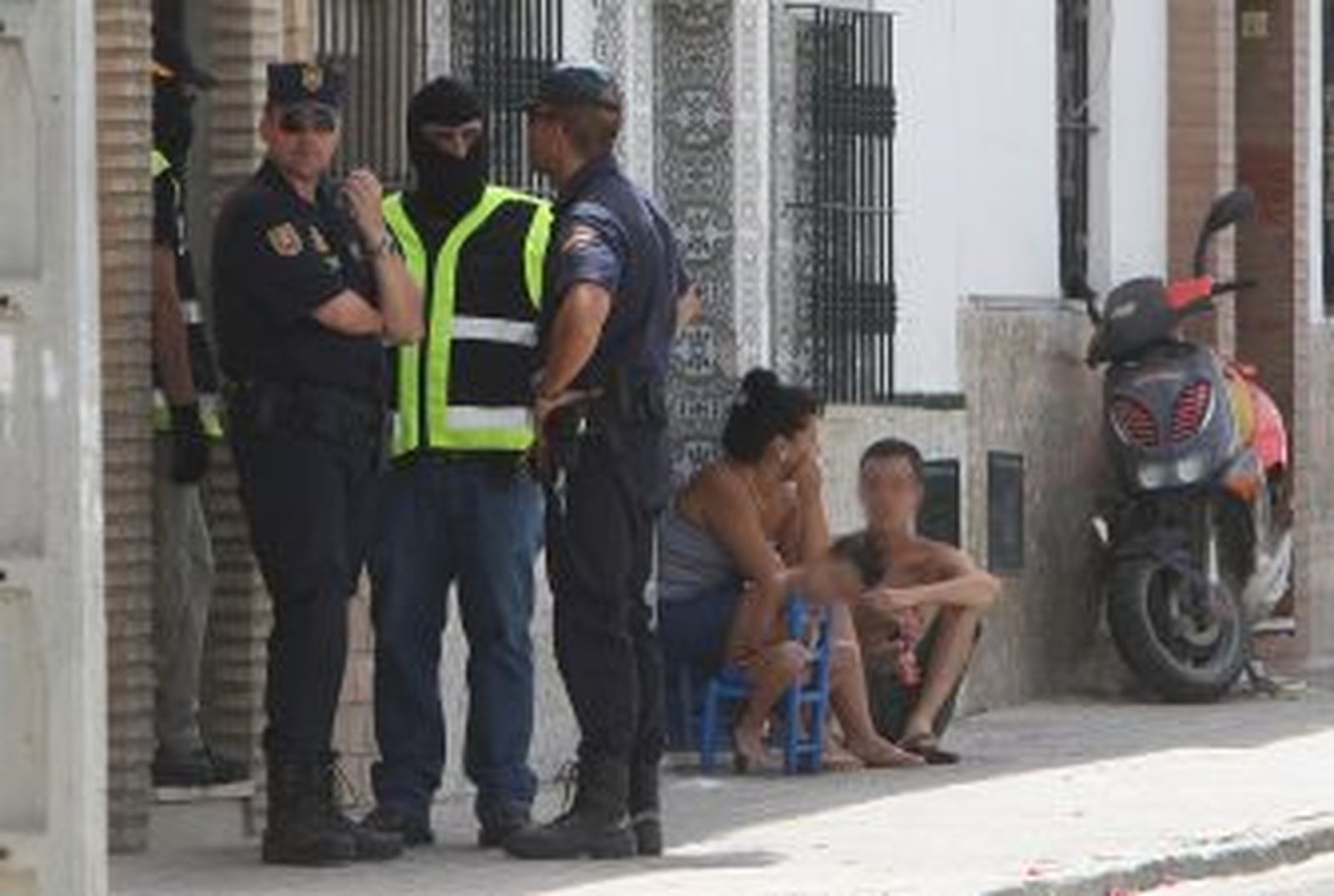 Agentes del 'Greco' actúan contra un clan de la droga en la Zona Sur