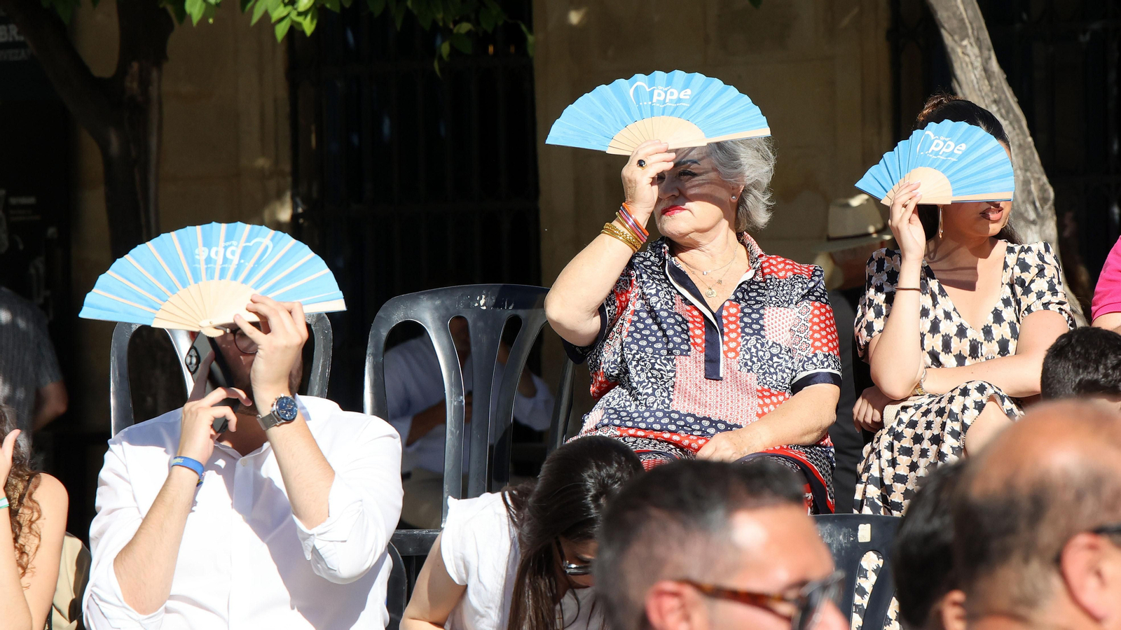 Dolors Montserrat, en campaña de las Europeas en Jerez