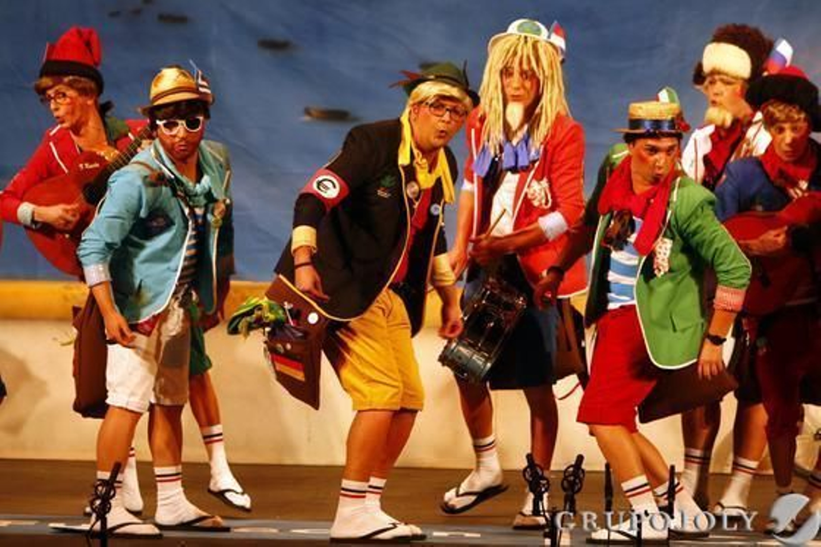 Chirigota 'Los Eramus pocos, y parió la abuela'

Foto: Lourdes de Vicente