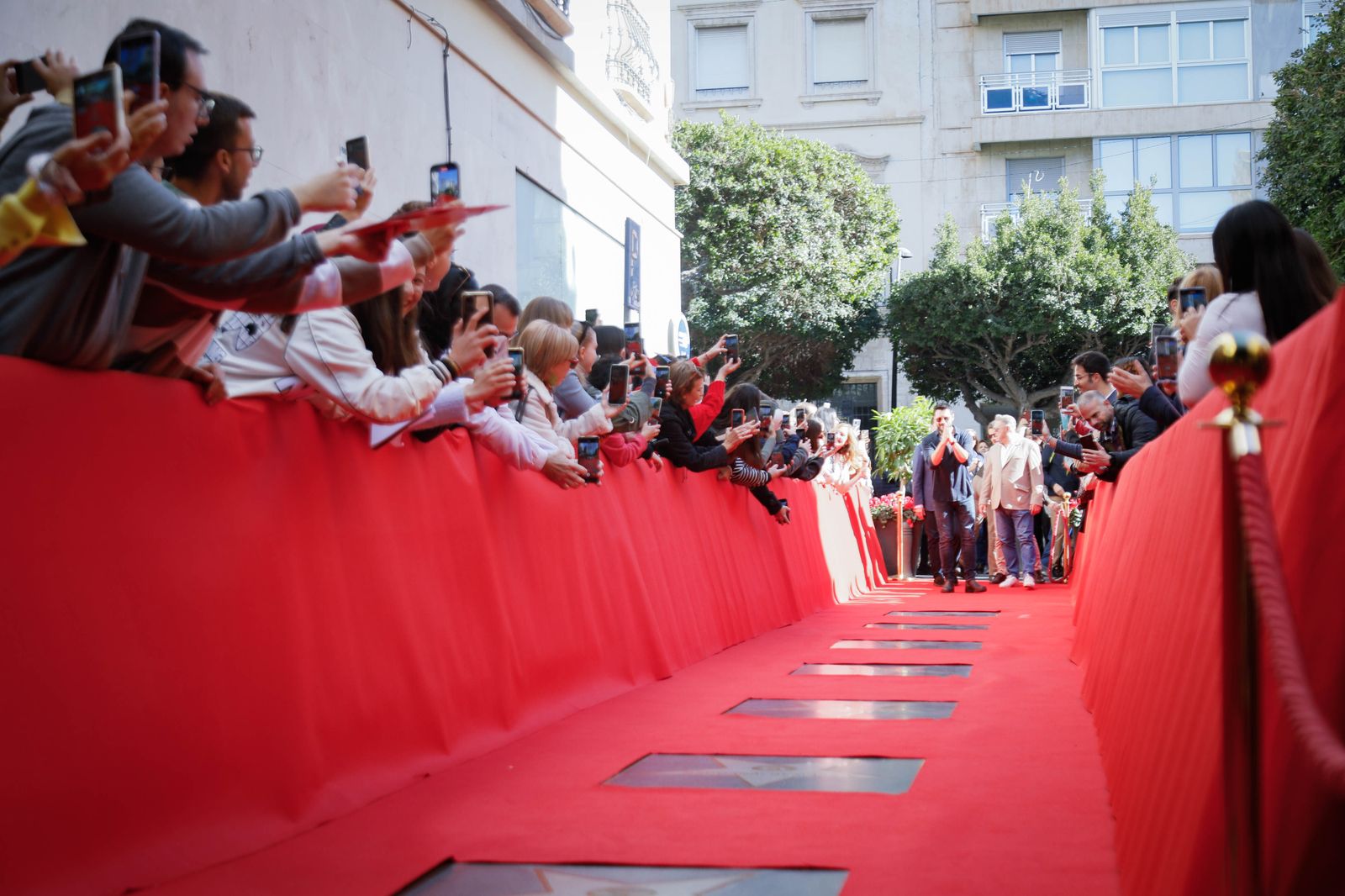 Imágenes en el paseo de la fama de Álvaro Morte