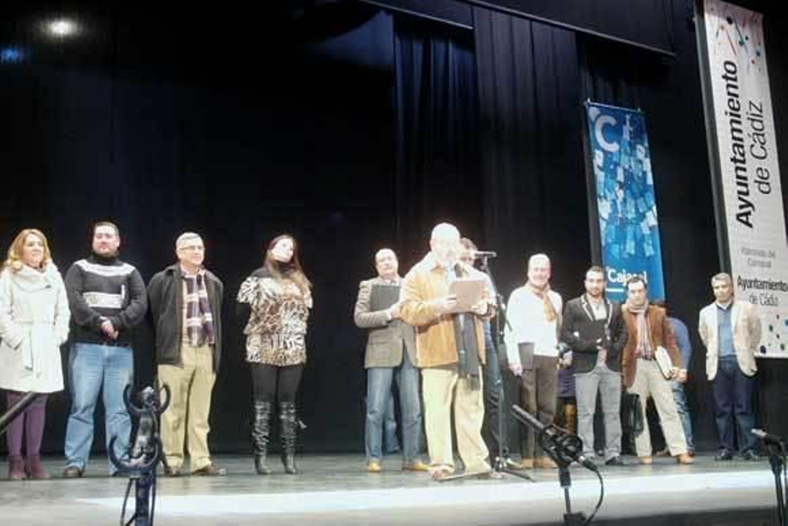 11 coros, 4 cuartetos, 20 comparsas y 19 chirigotas pasan a cuartos