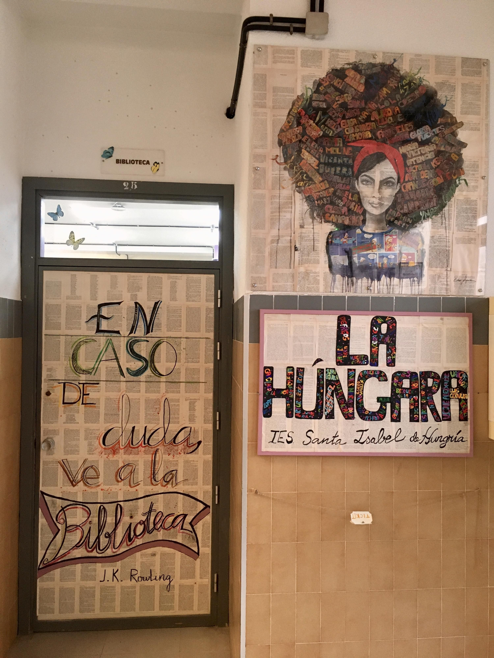 Puerta de acceso a la biblioteca.