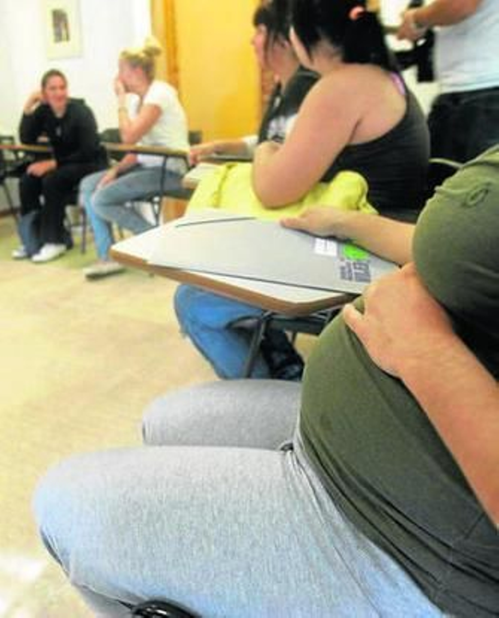 Más de 60 madres jóvenes volverán a estudiar con una beca municipal