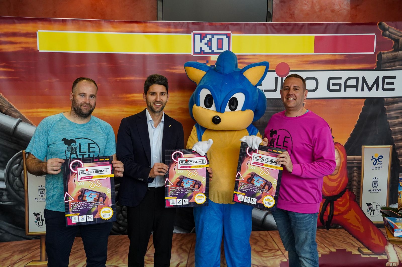 Presentación de 'Ejido Game' en el Teatro Auditorio de El Ejido.