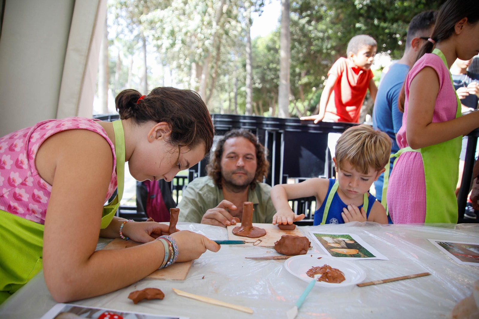 Los talleres infantiles de cerámica de 'Alfaralmería', en imágenes