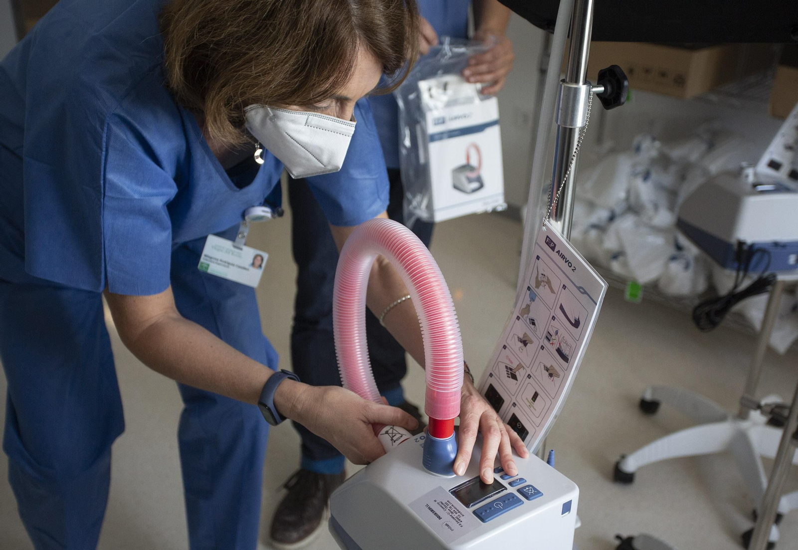 Las imágenes de la visita al interior del Hospital Militar de Sevilla