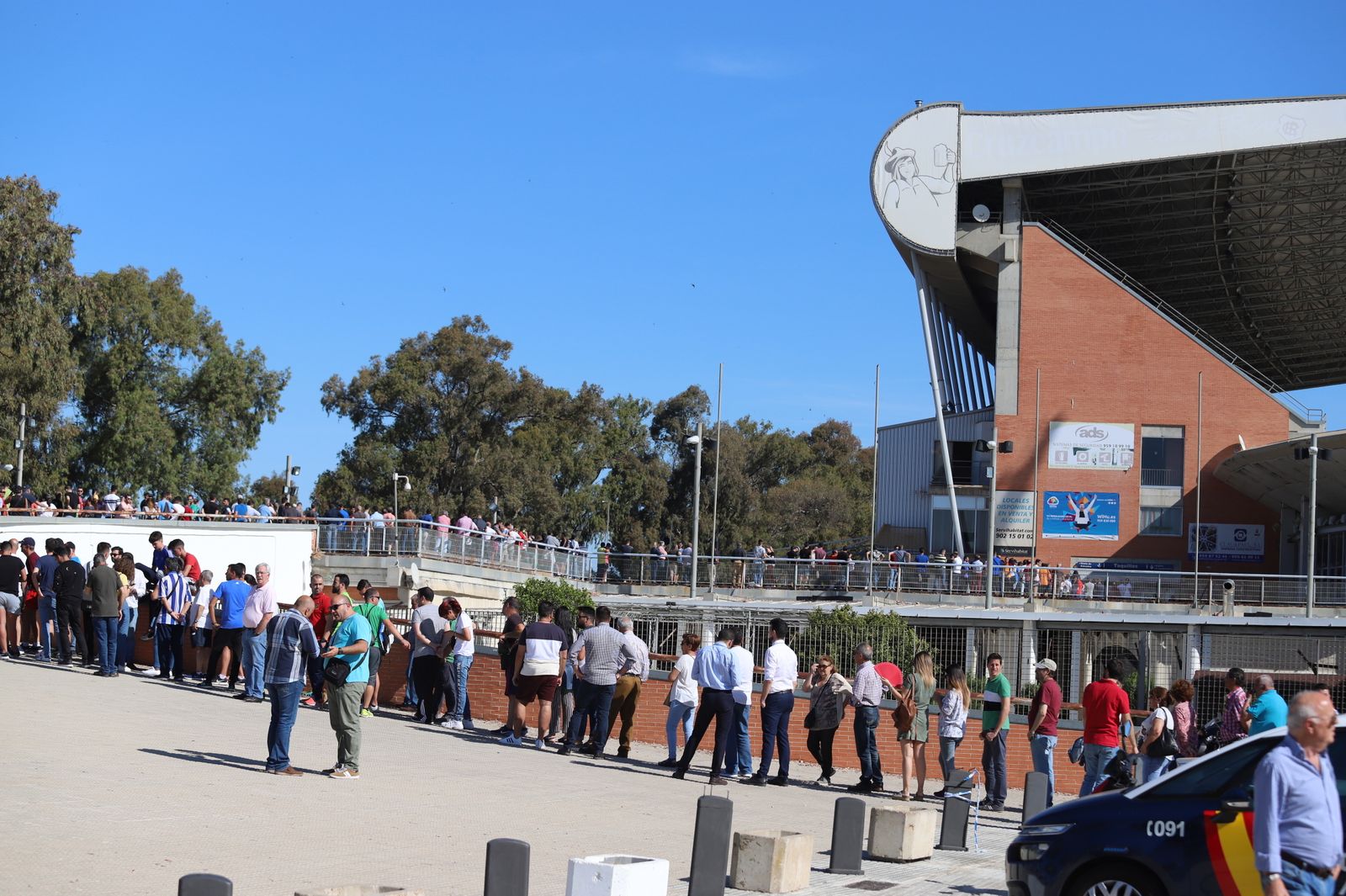 Imágenes de las taquillas del Nuevo Colombino para el Recreativo-Fuenlabrada