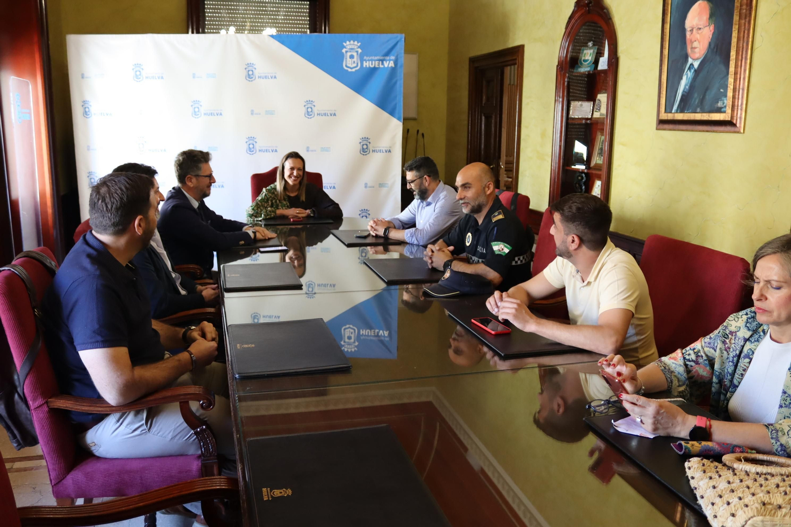 Reunión entre las entidades implicadas. Reunión entre las entidades implicadas.
