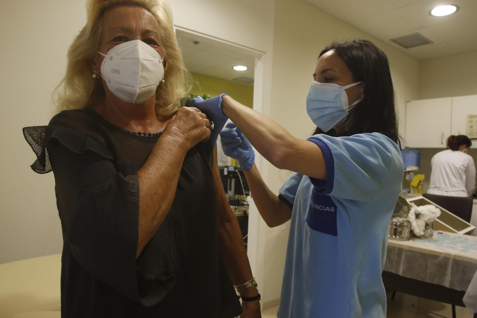 La ilusión de los primeros vacunados con Janssen en Córdoba para combatir el coronavirus, en imágenes