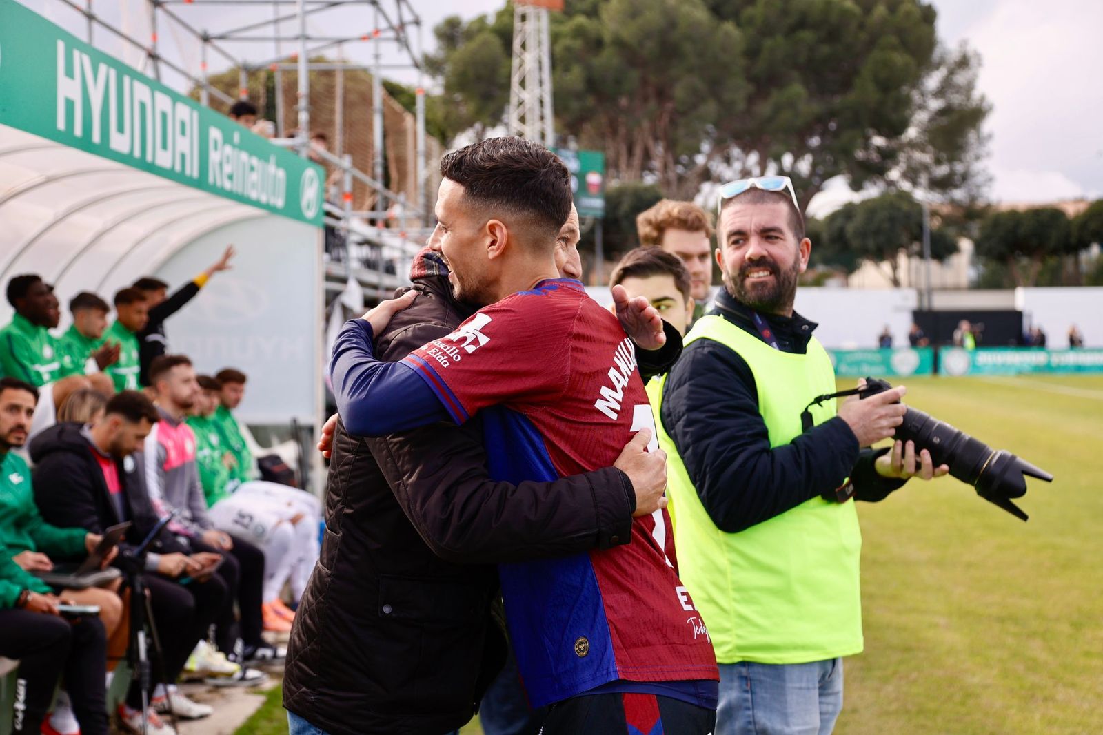 El Juventud de Torremolinos, en inferioridad, rescata un punto ante el Eldense (1-1)
