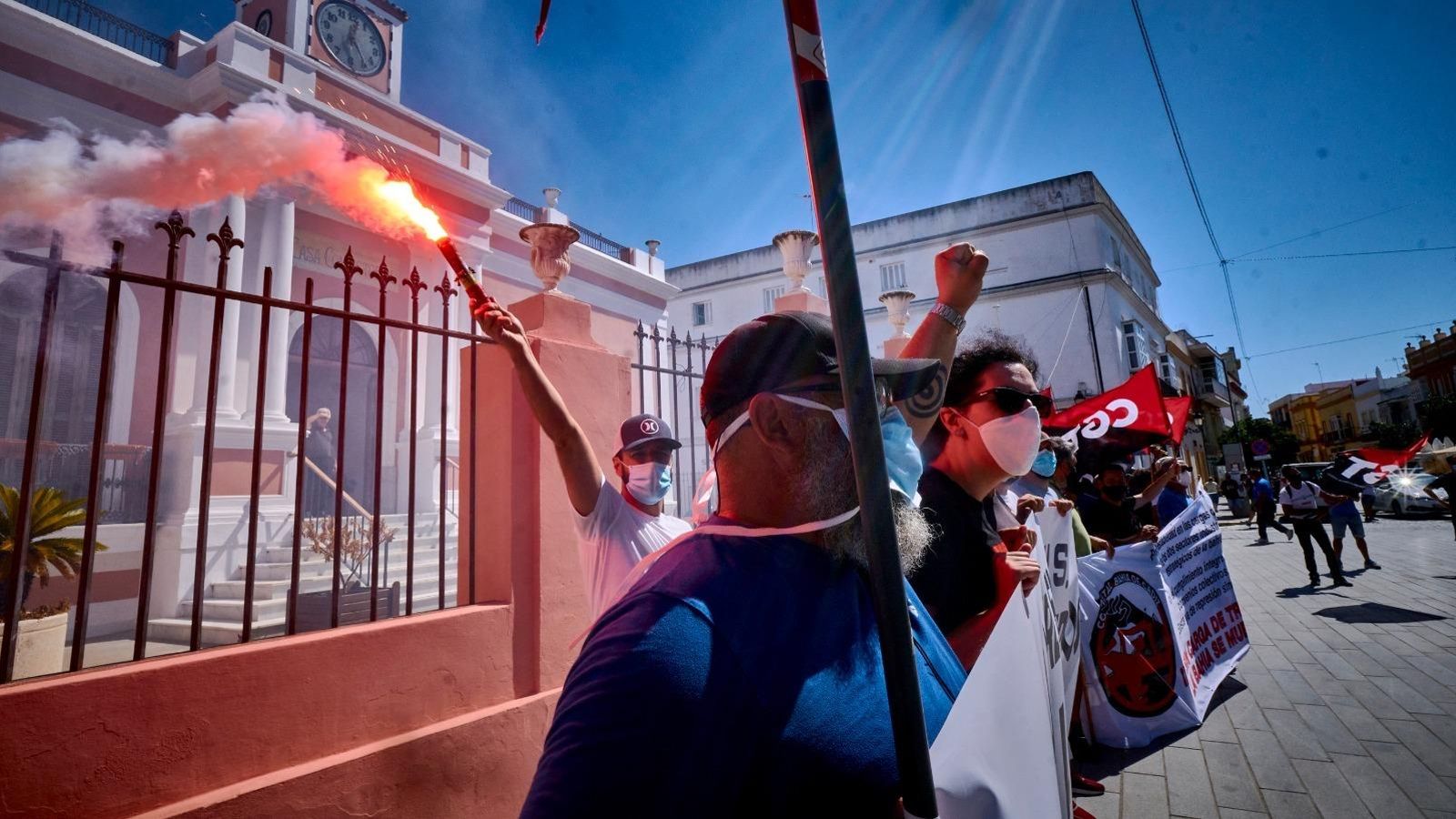 Protesta del metal ante el Ayuntamiento de Puerto Real