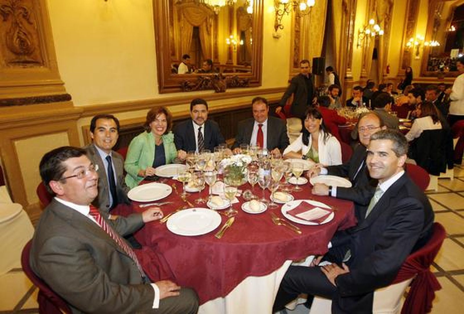 I. Imatz, F. Roca, V. Fernández, T. Valiente, G. Llanes, V. Herrera, J. A. Nieto y J. Mañas.