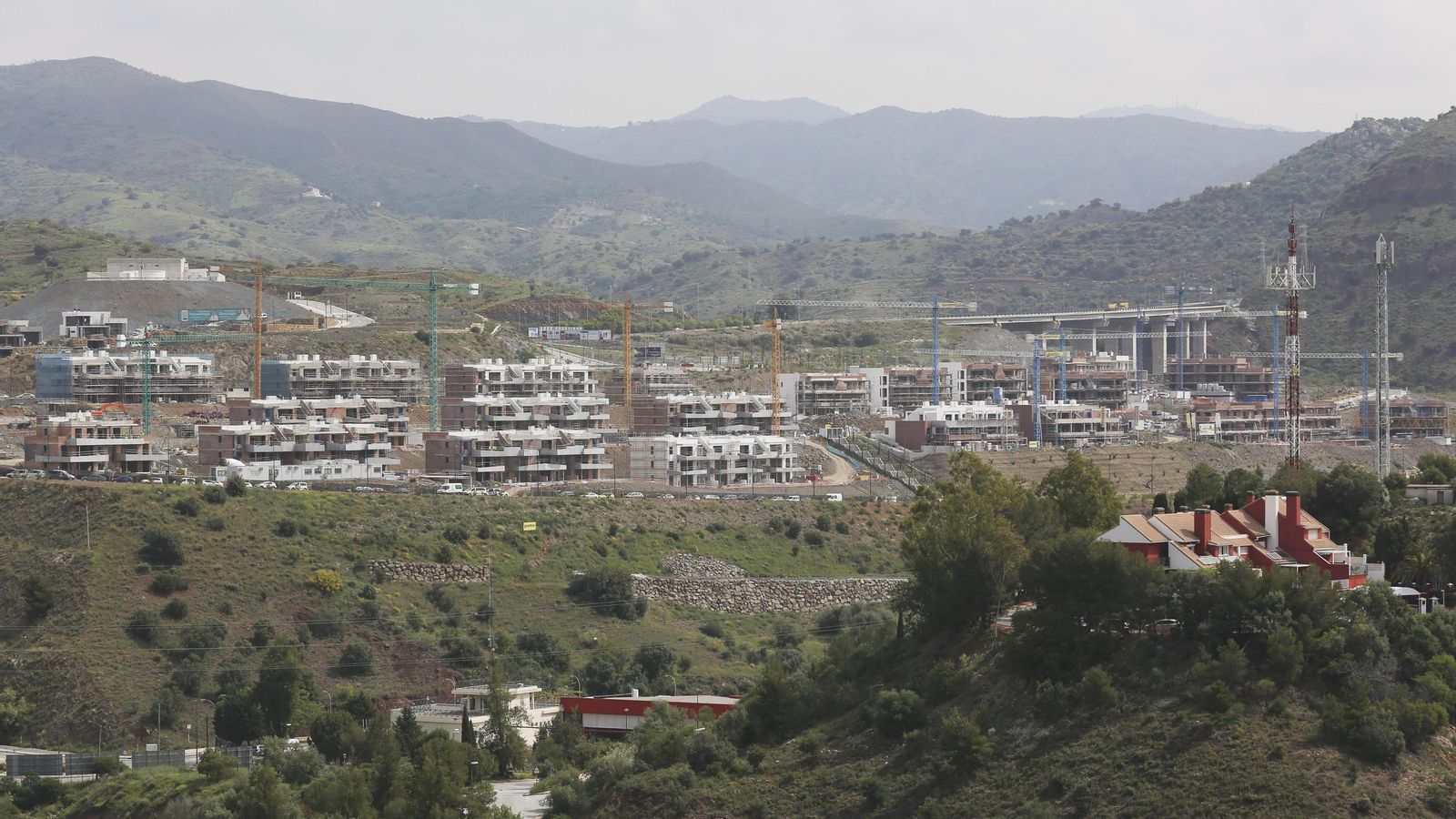 Construcción de viviendas en Colinas del Limonar, en la zona Este de Málaga.