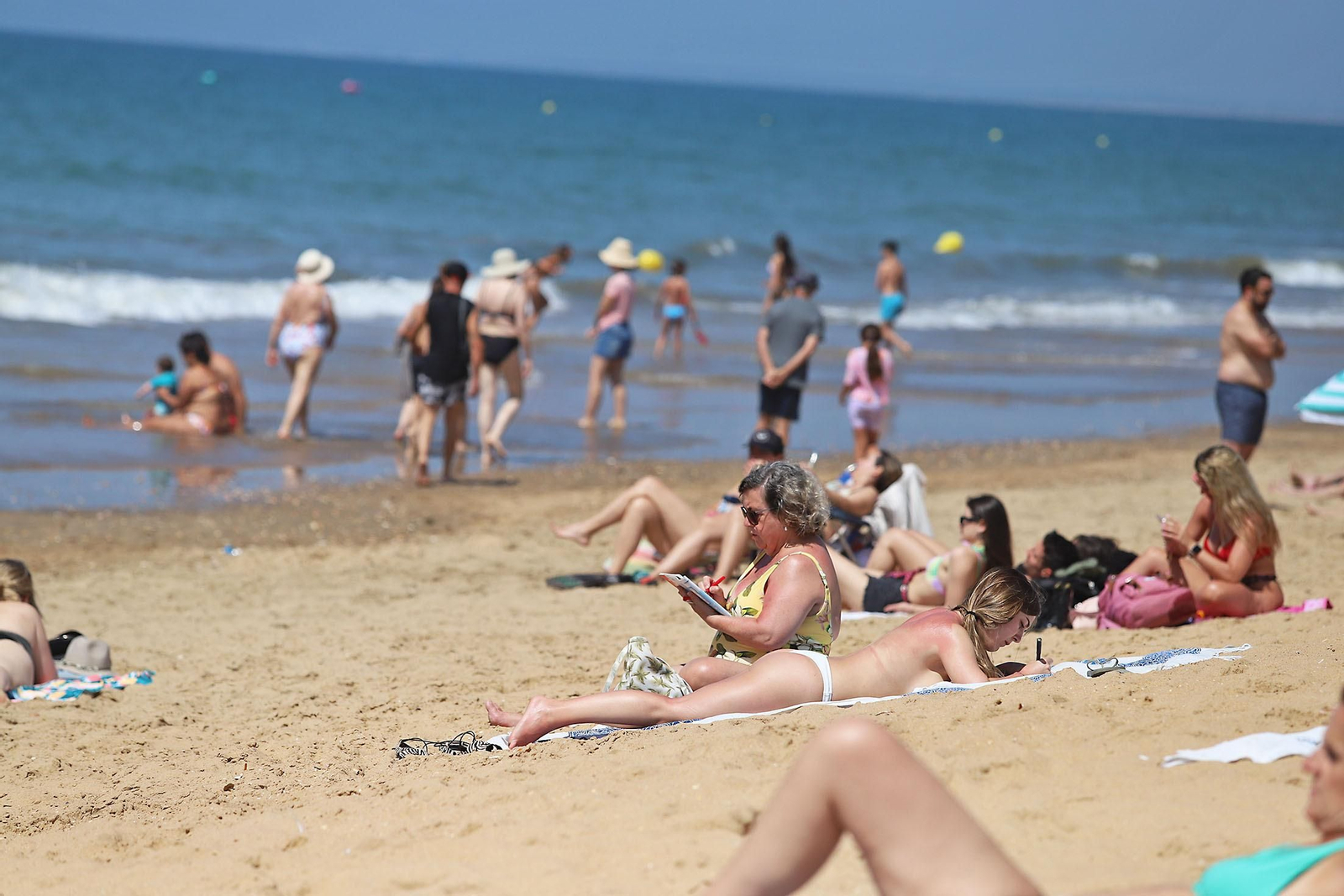 Las playas de Huelva se llenan en el 1 de mayo