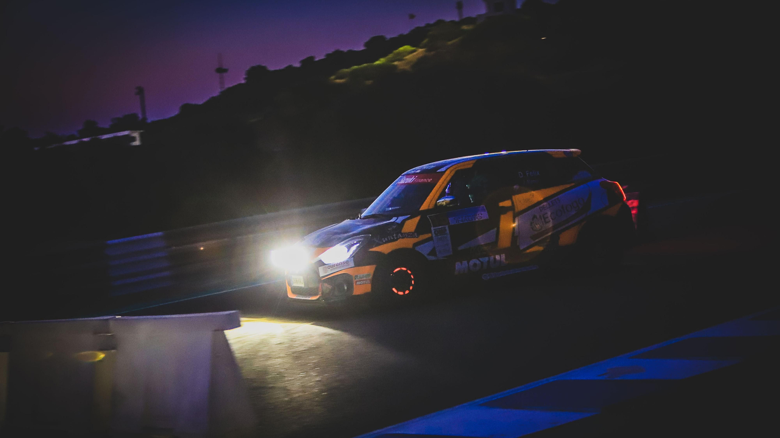 Imágenes del tramo nocturno del Rallye Ciudad de Jerez en el Circuito