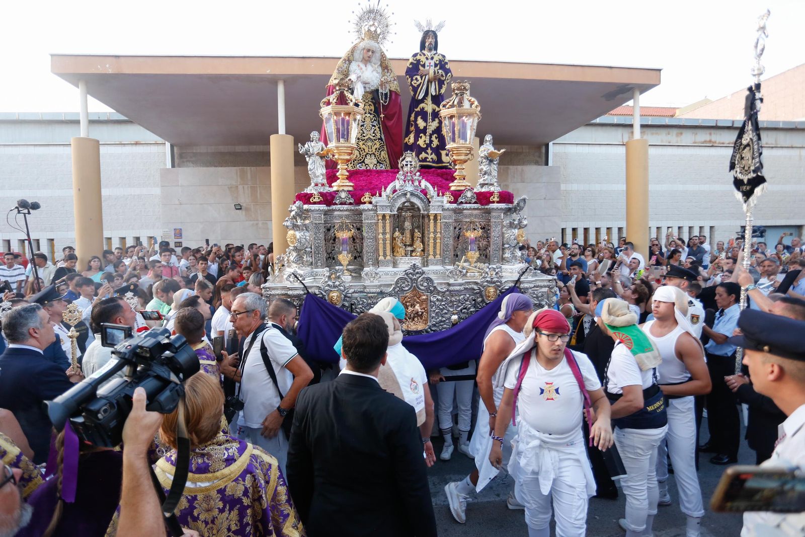 Procesión extraordinaria por el 75 aniversario de la hermandad del Medinaceli de La Línea