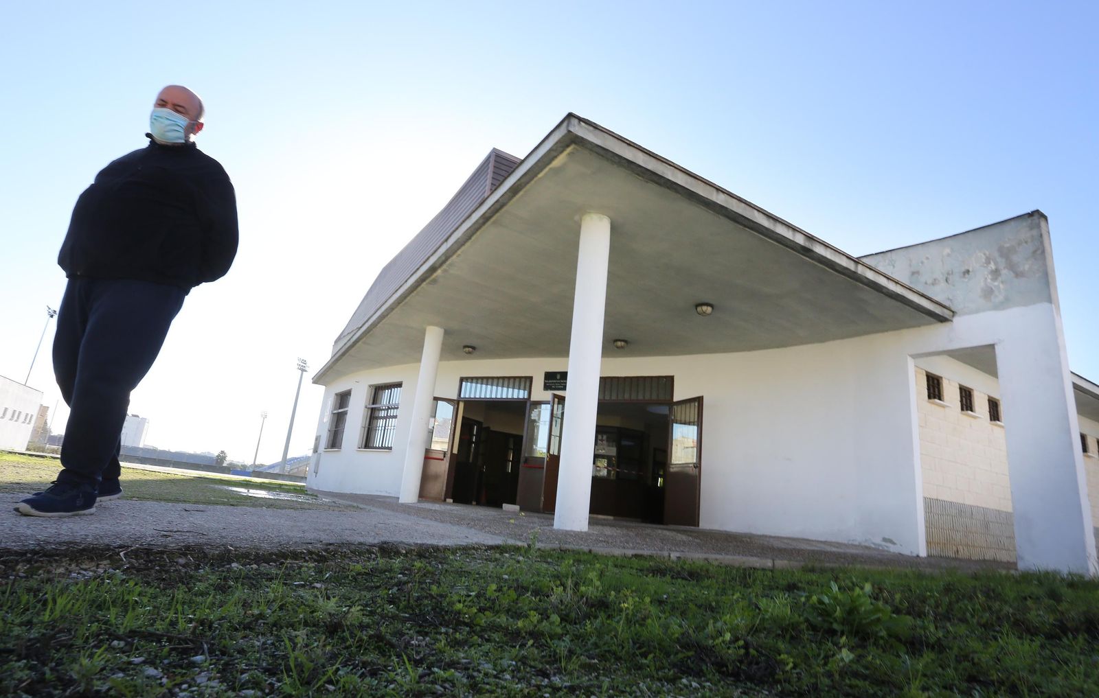 Exterior del pabellón Vega Veguita donde se realizarán los test a 1.100 vecinos de Jerez este viernes.