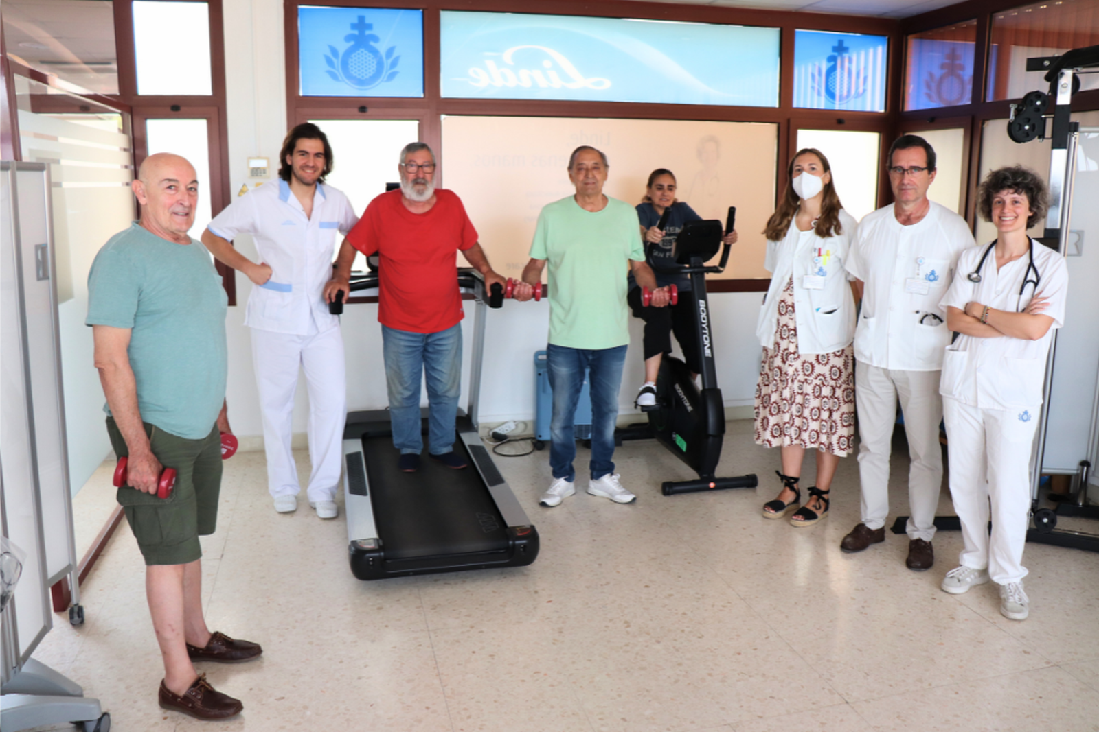 La Unidad de Rehabilitación Pulmonar en una sesión con pacientes con EPOC