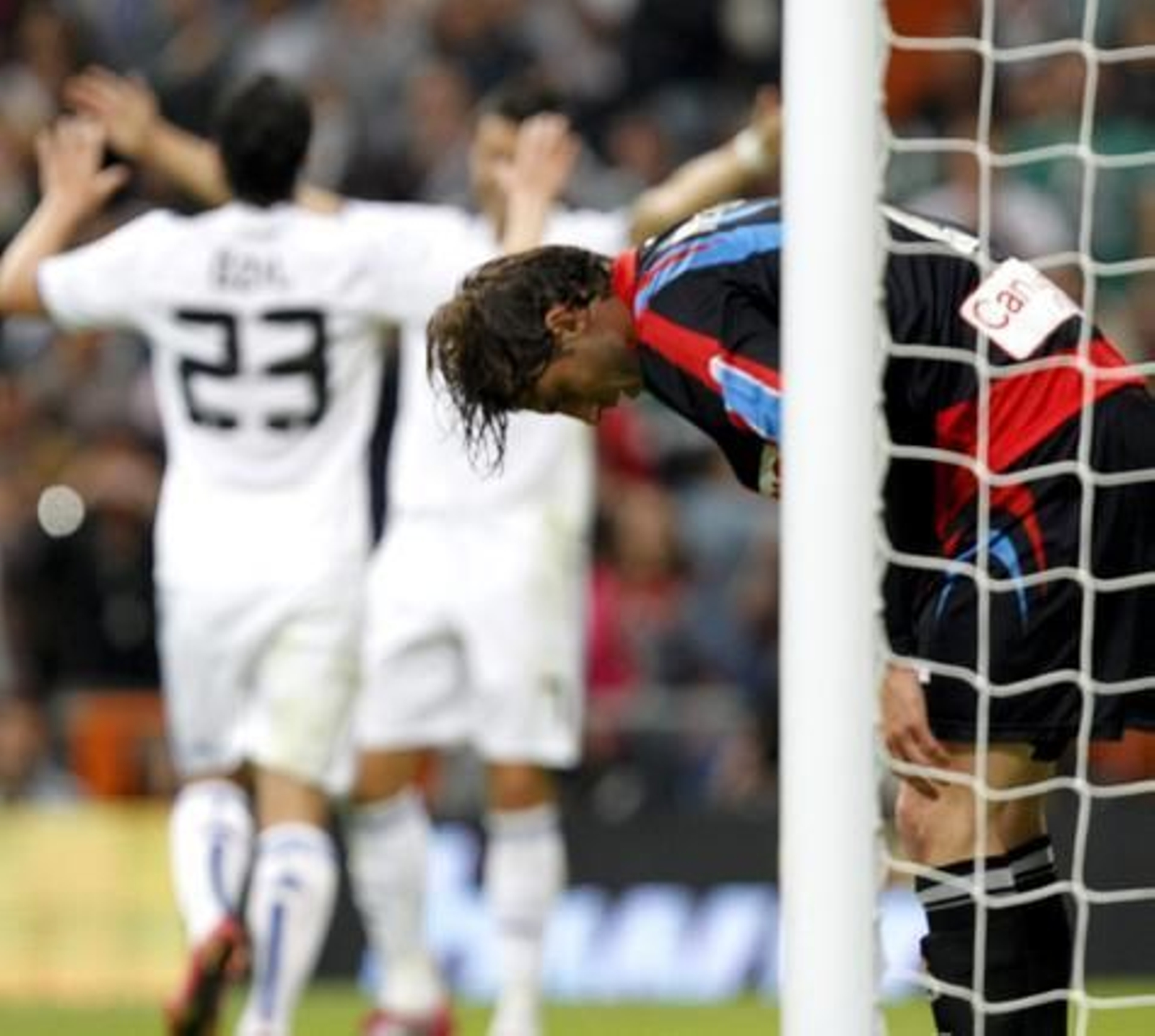 El Real Madrid golea 6-1 al Racing en casa con cuatro goles de Ronaldo. / EFE