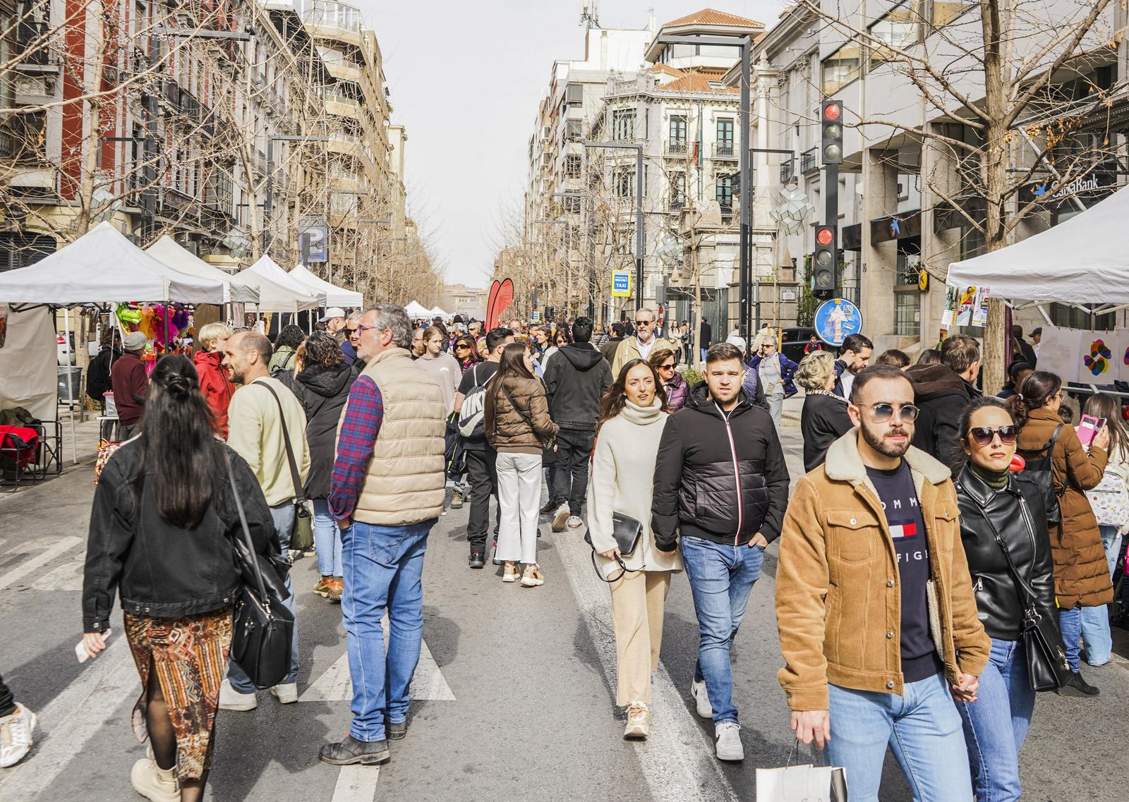 El Día Sin Coche llena de ciudadanos la Gran Vía de Granada