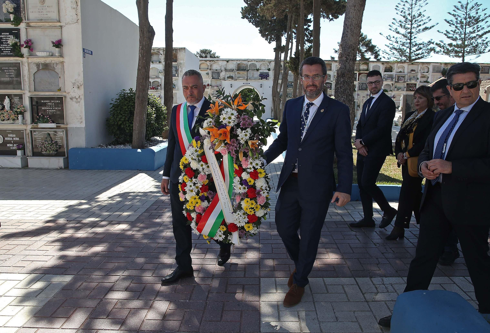Fotos del acto de hermanamiento de La Línea con Buonabitacolo