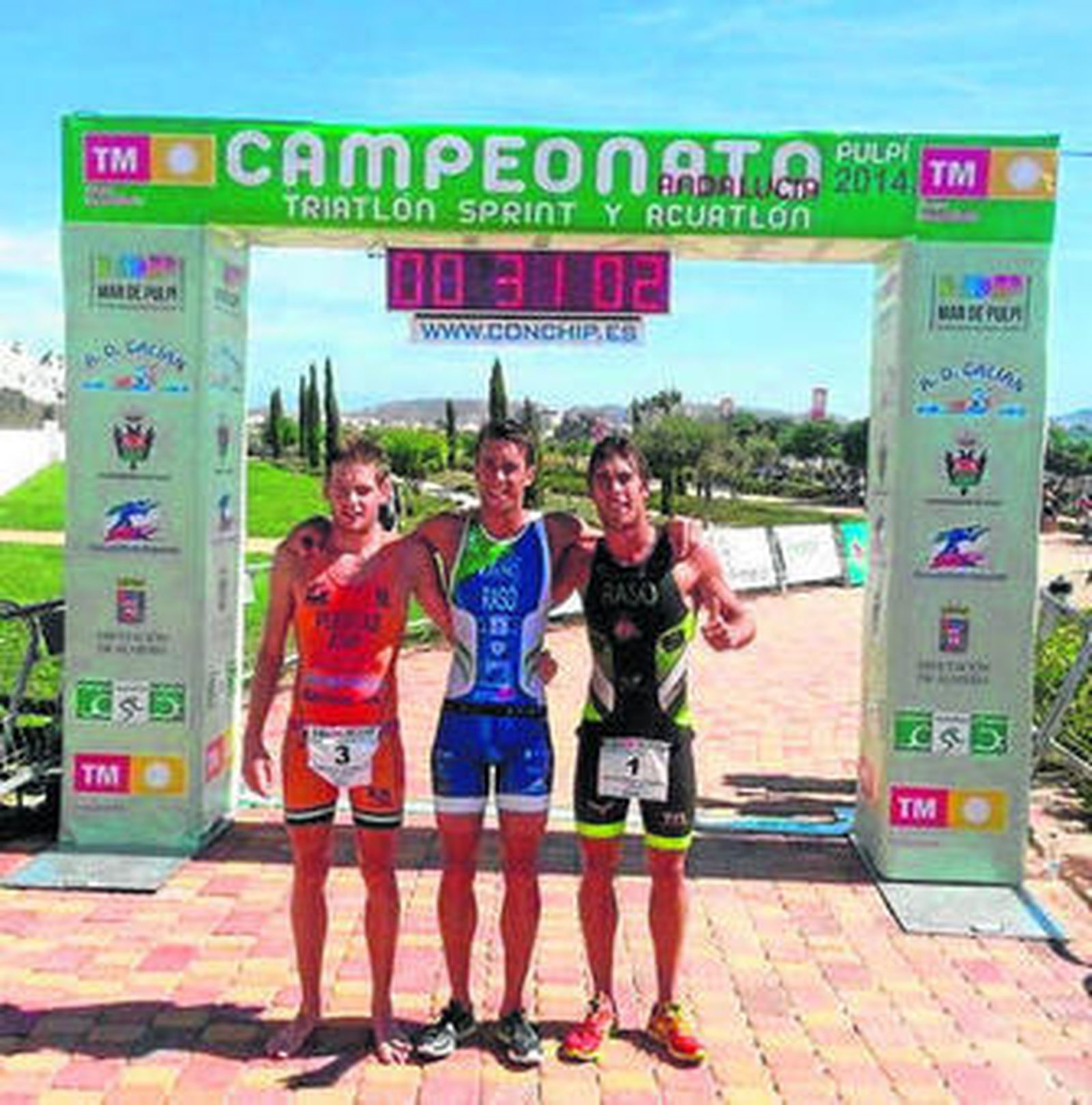 Podio masculino de la prueba de acuctlón.